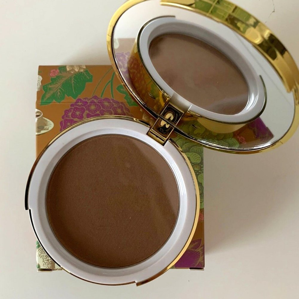 Winky Lux Coffee Scented Bronzer in Mocha Bronzer